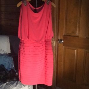 Dress ,no used, color coral,